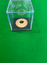 Snooker ball display case and ball holder